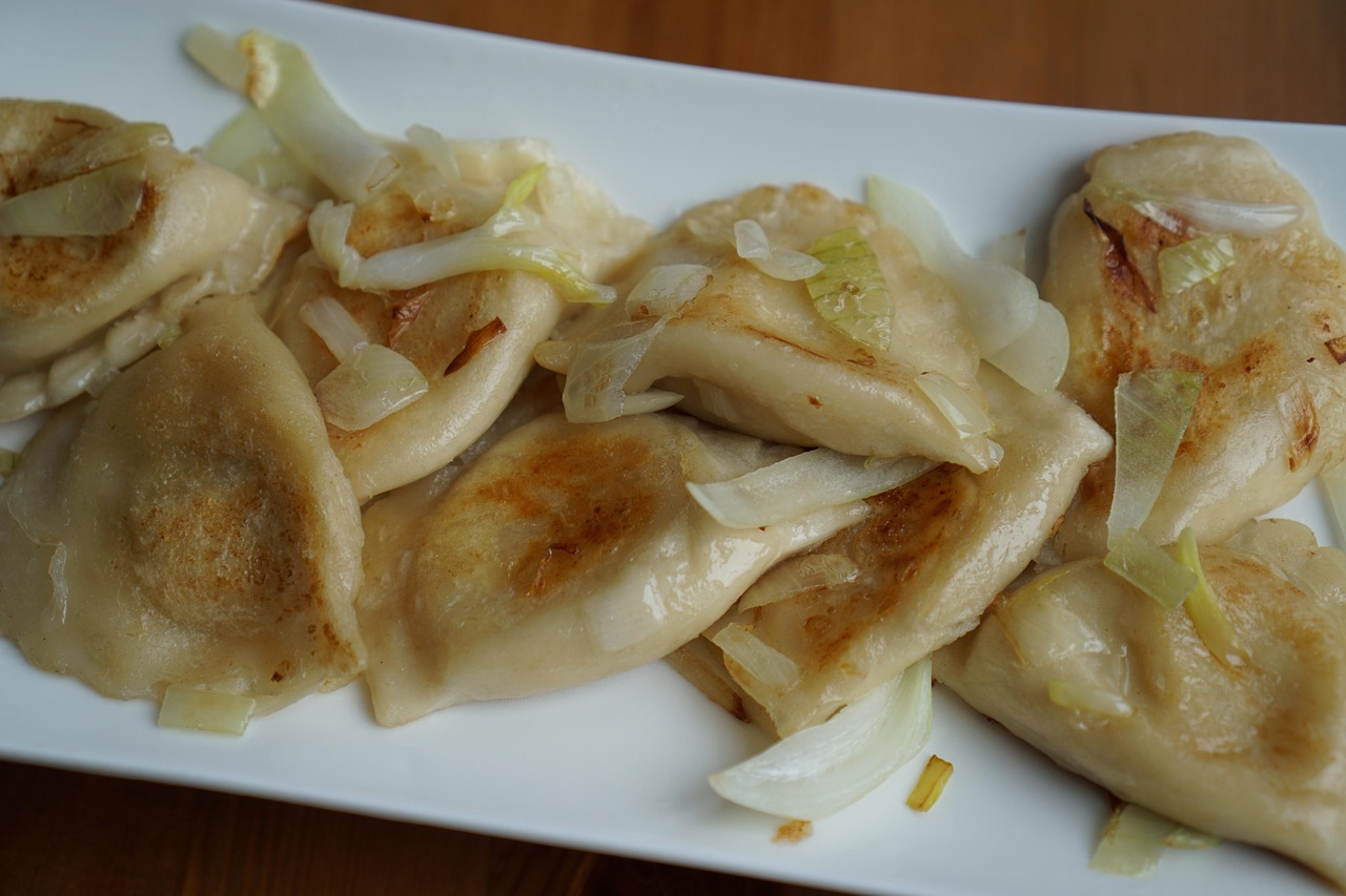 被爱的饺子，文化象征与时事印记